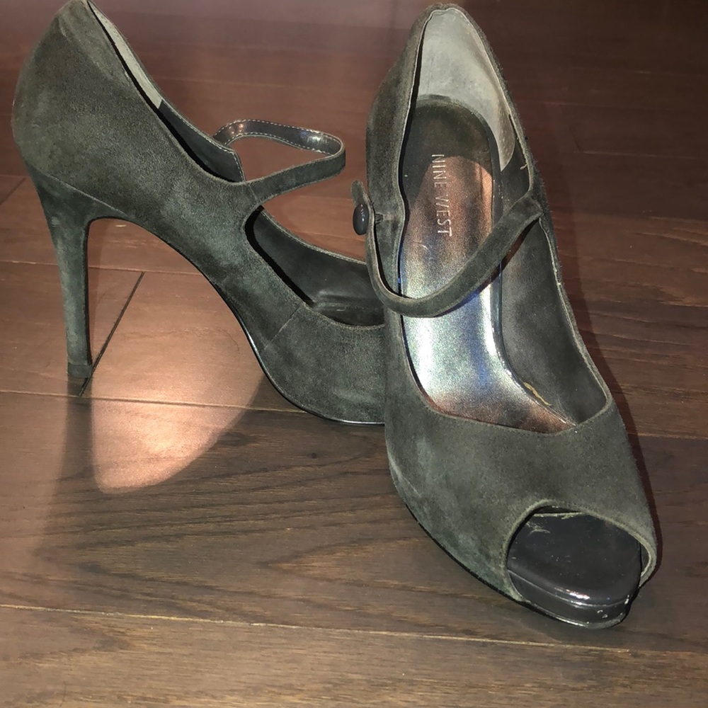 NWOT Grey Nine West Mary Jane Peep Toe Heel